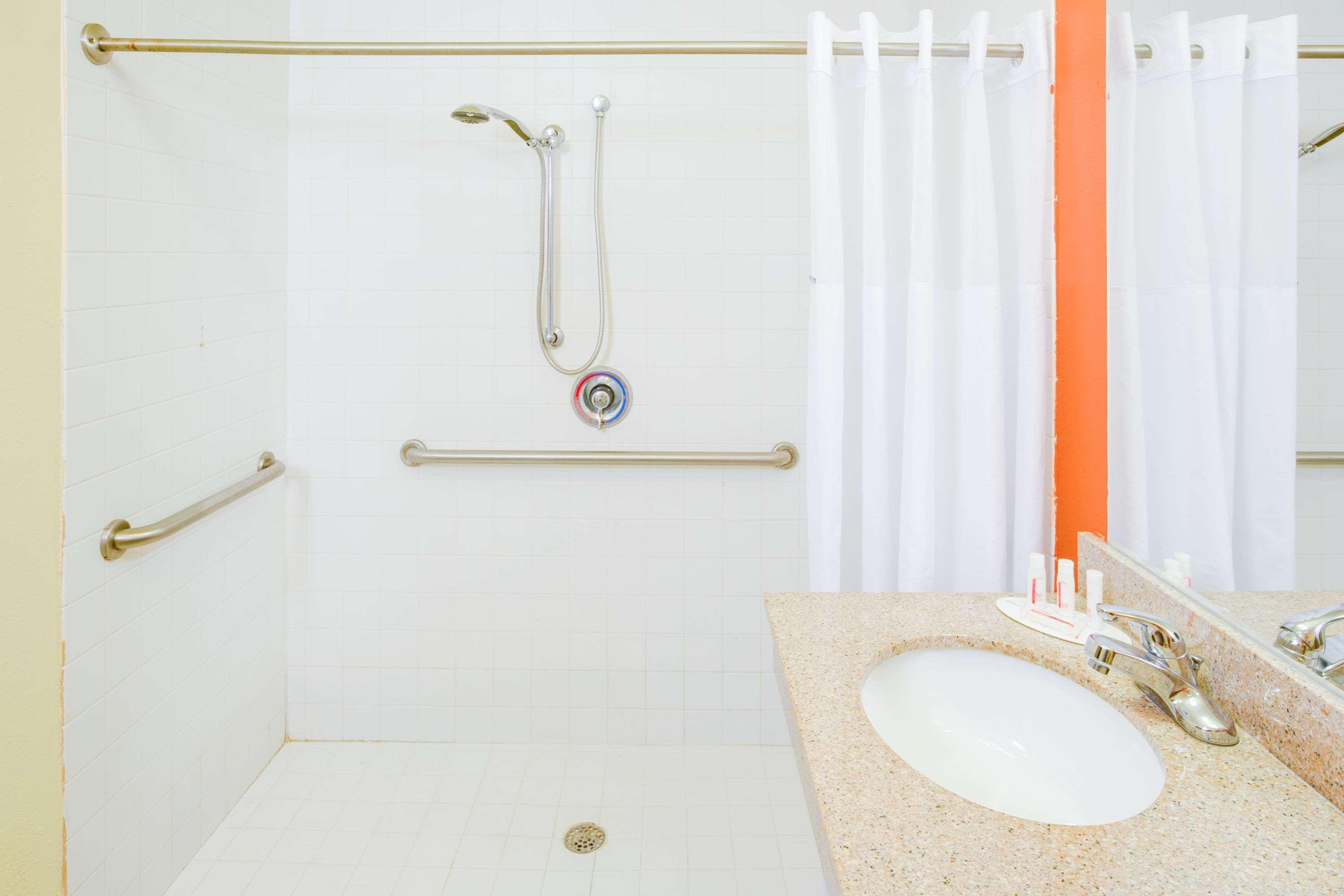 Surestay Hotel By Best Western Alexandria Airport Экстерьер фото