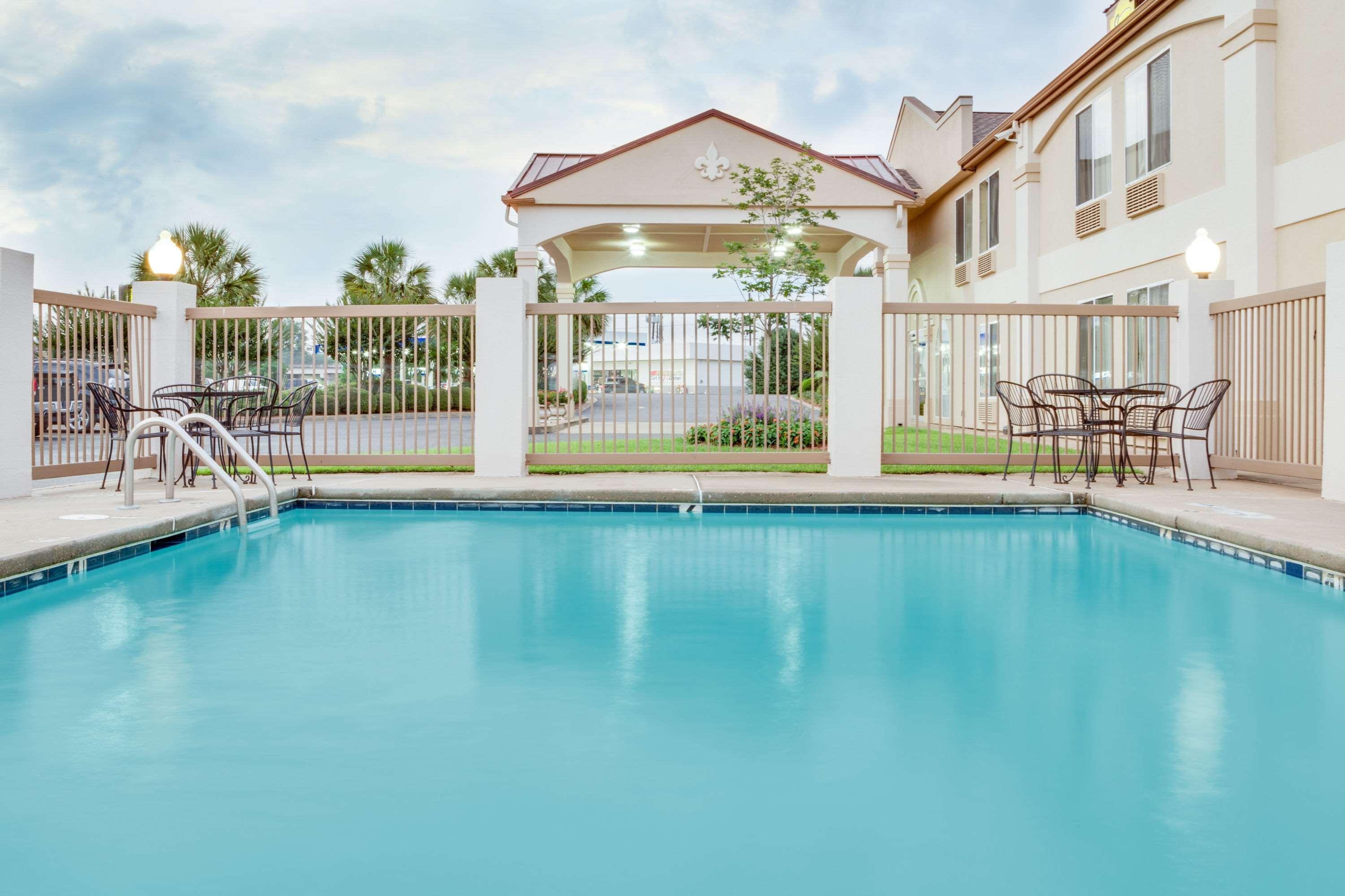 Surestay Hotel By Best Western Alexandria Airport Экстерьер фото